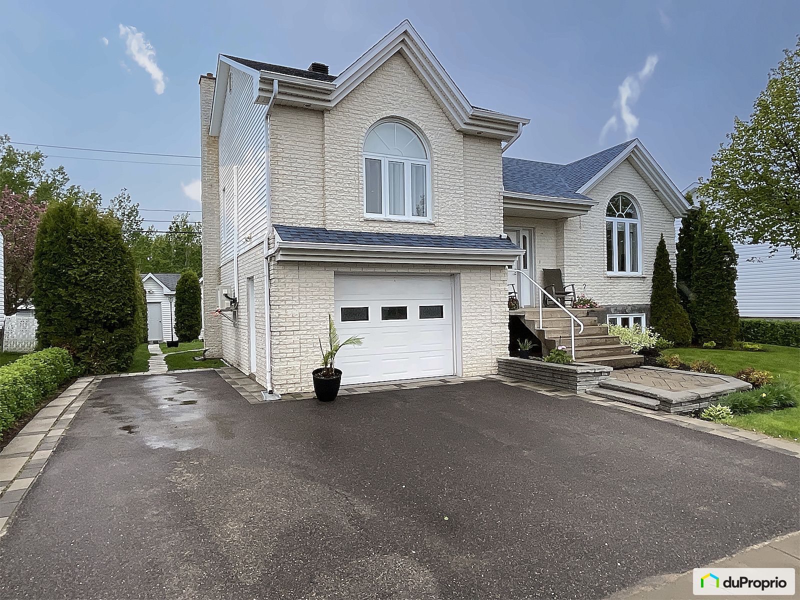1503 Rue Des Sports — photo 1