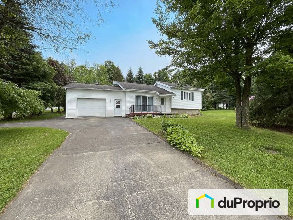 824 rue Beauvais, Granby for sale