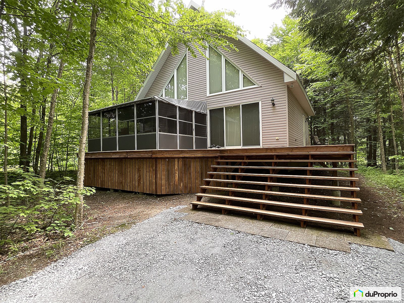 567 Rue Des Eperviers — photo 1
