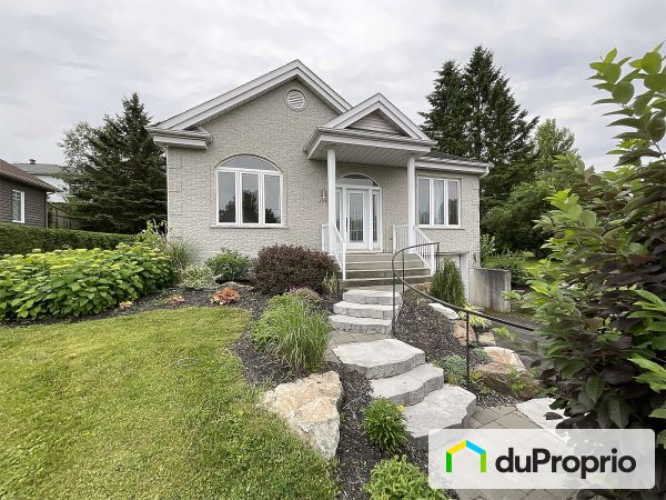266 rue du Nénuphar, Granby for sale