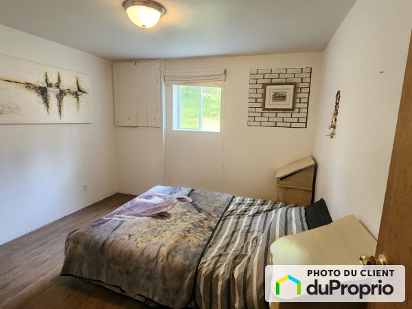 Bedroom 3 - 72 rue Bégin, Rivière-Rouge (Ste-Véronique) for sale