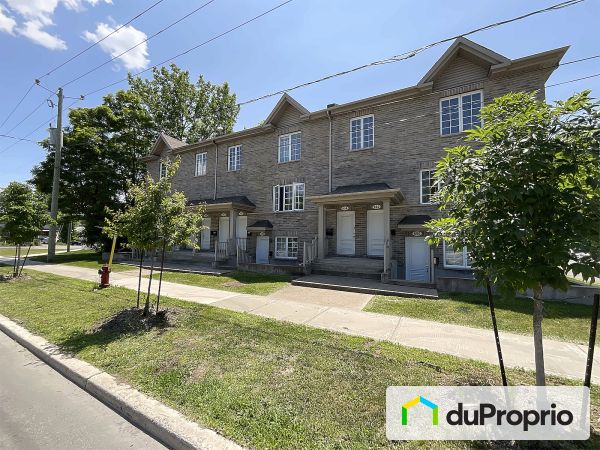 702, boulevard Arthur-Sauvé, Laval-Ouest à vendre