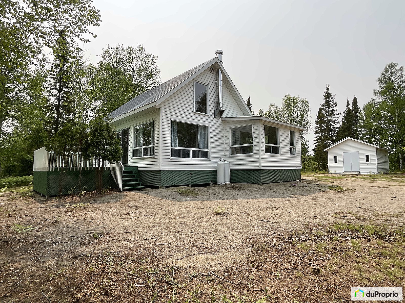 1200 Chemin Du Lac A La Loutre — photo 1