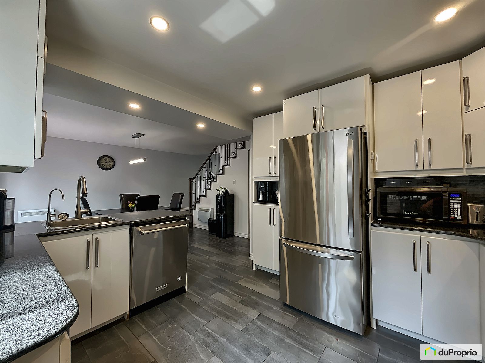 151 Avenue De Tahiti — photo 1