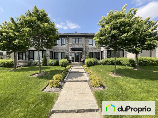 208-3540 rue Edmond-Hardy, Longueuil (Vieux-Longueuil) for sale