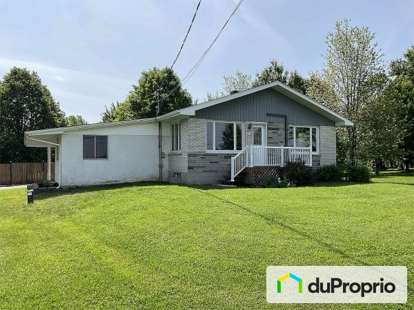 1800 route 122, ND-Du-Bon-Conseil for sale