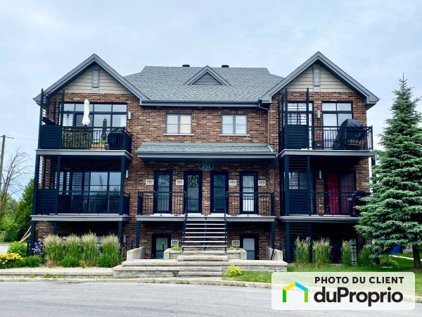 301-251 rue du Géranium, St-Constant for sale