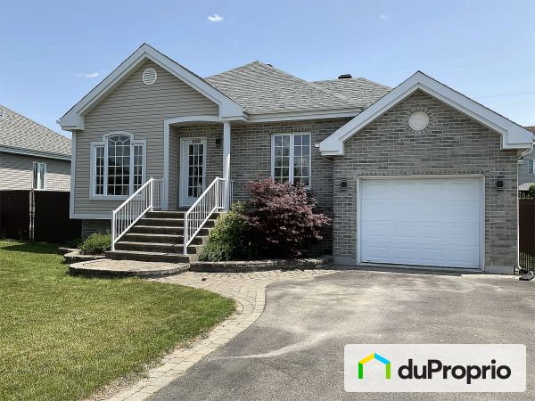 3086, boulevard des Pins, Ste-Marthe-Sur-Le-Lac à vendre
