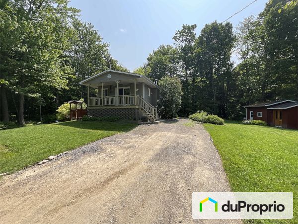 120, rue des Noisetiers, ND-Du-Mont-Carmel à vendre