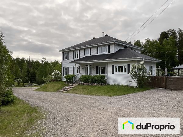 1004, route de Sainte-Hedwidge, Roberval à vendre