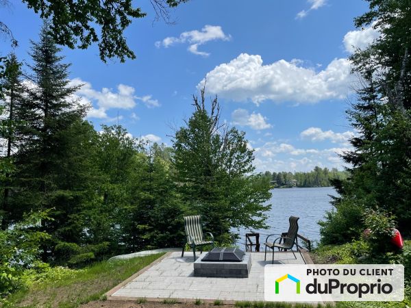 38 chemin du Tour-du-Lac, Lac-Saguay for sale