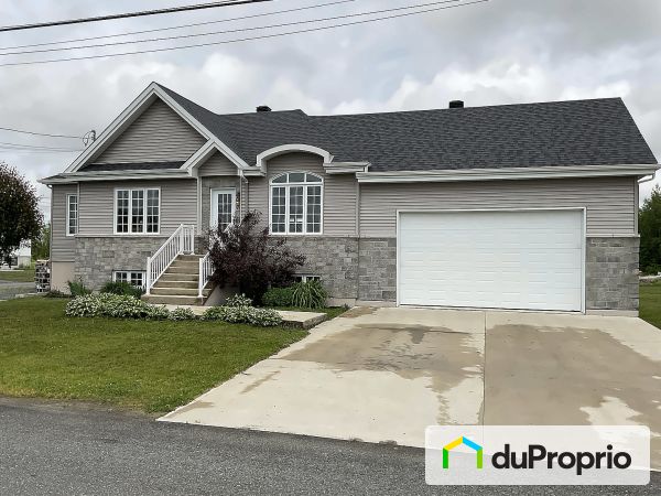 70 rue Deslandes, St-Léonard-D&#39;Aston for sale