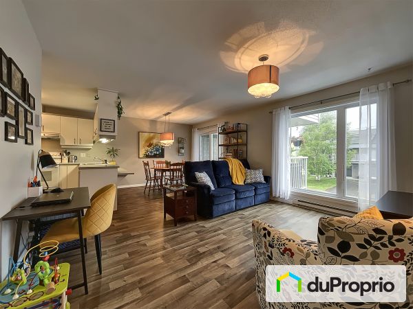 Aire ouverte - 695, 26e Rue, St-Georges à vendre