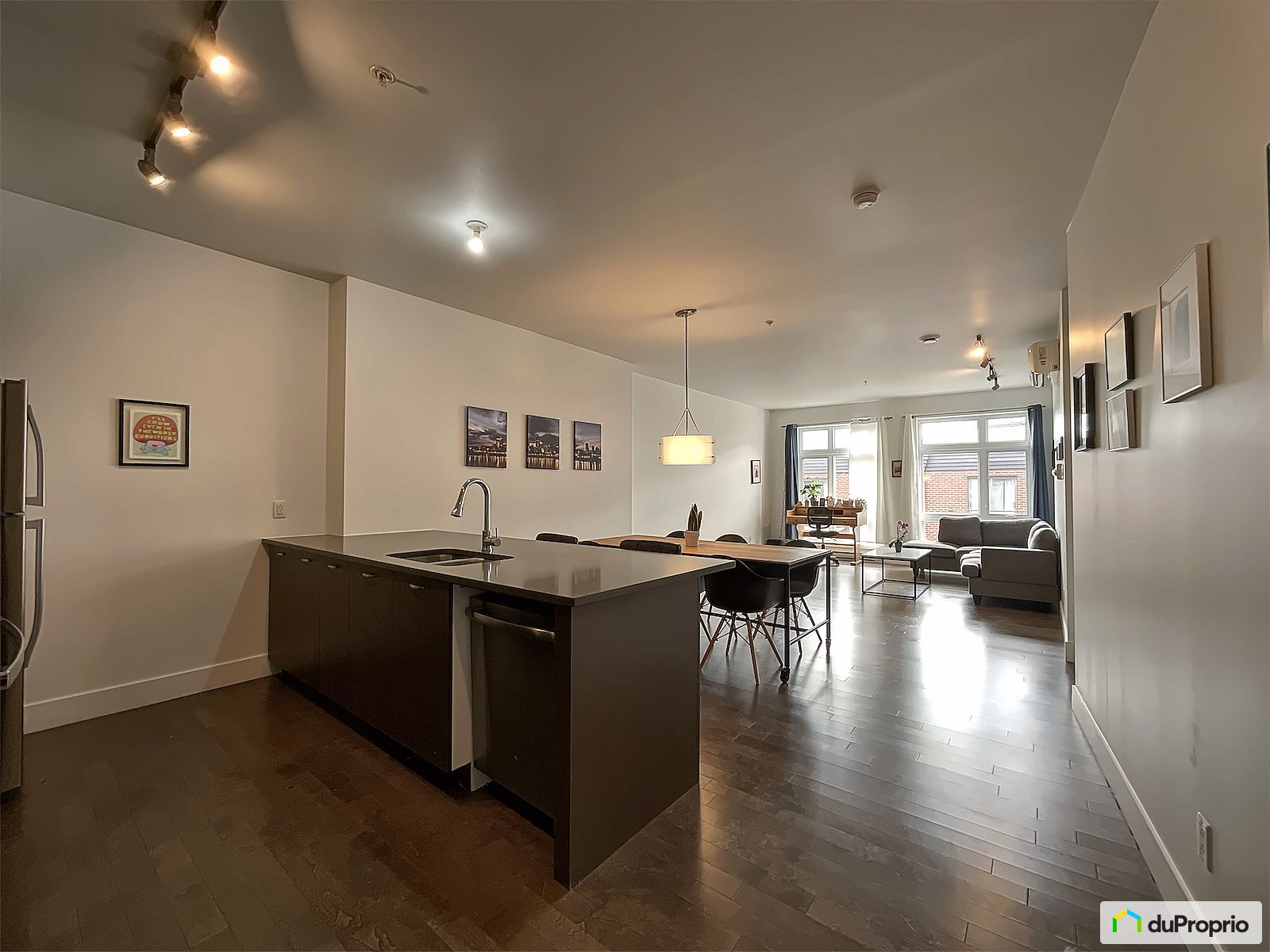 305 1325 Rue Montcalm — photo 1
