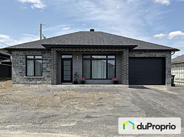 7 rue Heidy, St-Bernard-De-Lacolle for sale