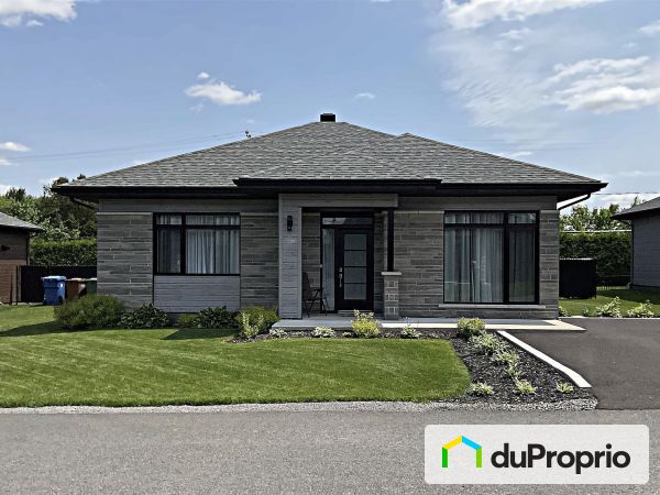rue Heidy, St-Bernard-De-Lacolle for sale