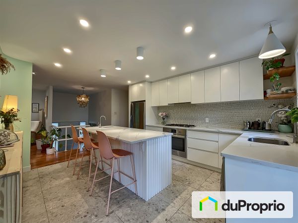 242 rue du Dauphiné, St-Lambert for sale