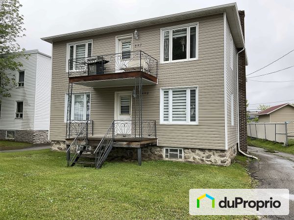 890-892, rue Saint-Jean, Roberval à vendre