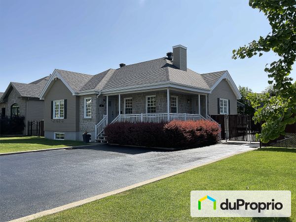 8 rue Brosseau, St-Constant for sale