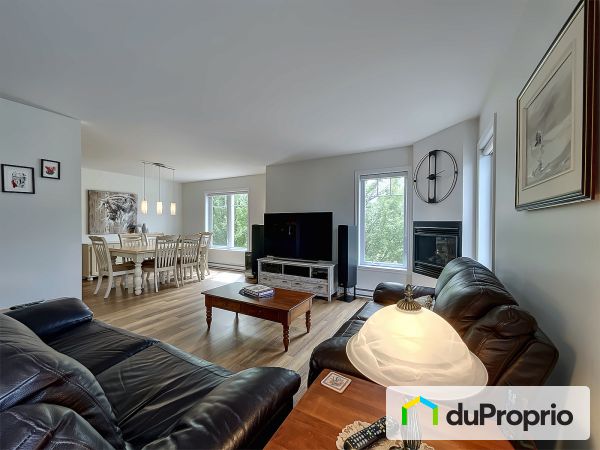 Living Room - 1082 rue Victor-Dupuis, Sherbrooke (Jacques-Cartier) for sale