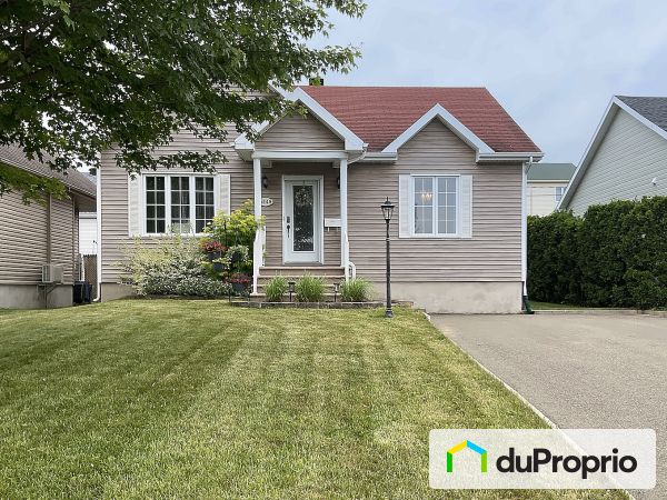 6548 rue de Vénus, St-Émile for sale