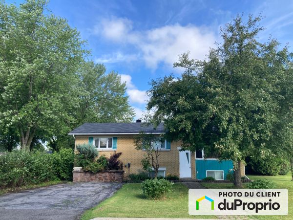 822 rue John-F.-Kennedy, Berthierville for sale