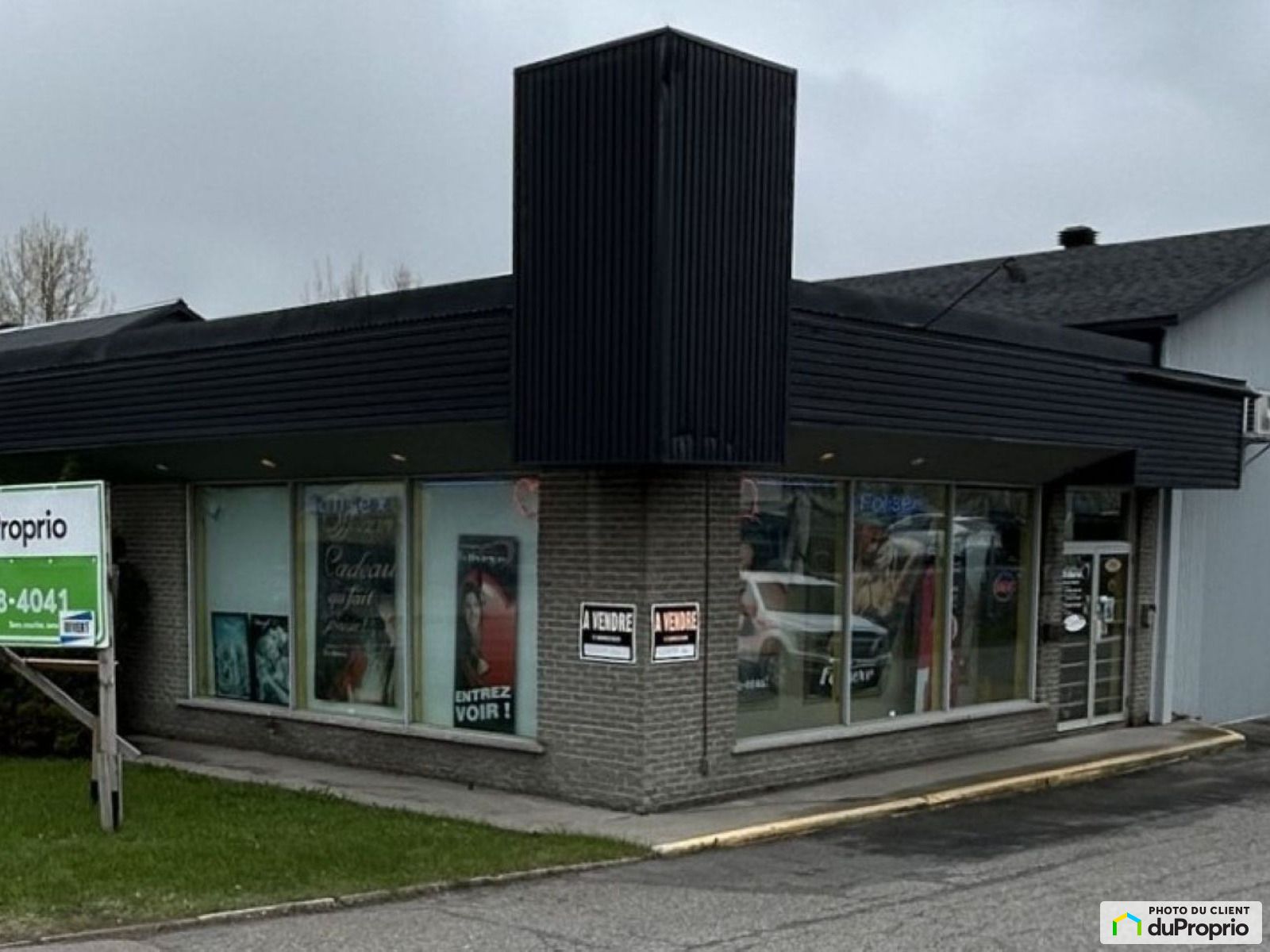 1390 Avenue Du Pont Sud — photo 1