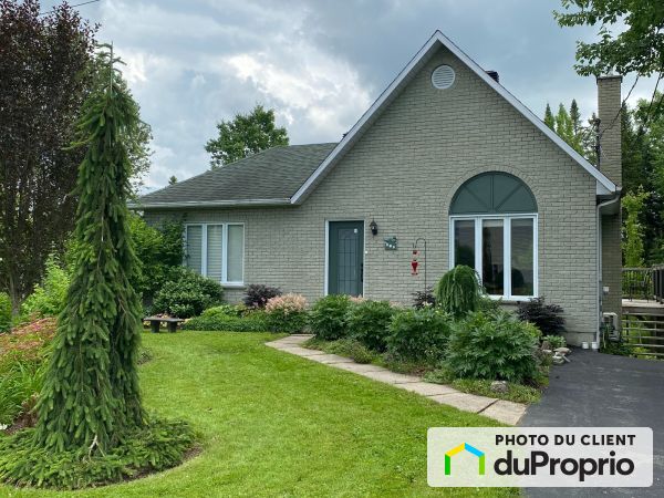380 rue Saint-Jacques Est, Magog à vendre