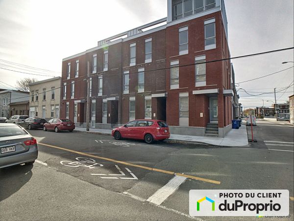 352 A rue Montmagny, Saint-Sauveur for sale