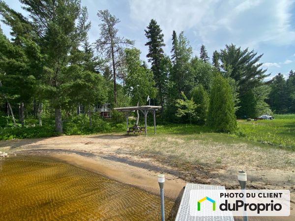 7114, rue des Découvreurs, Jonquière (Lac-Kénogami) à vendre
