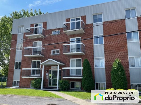 5005-5025 boulevard Saint-Laurent, Ste-Catherine for sale