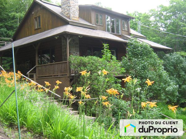18 chemin des Moqueurs, Ste-Anne-Des-Lacs à vendre