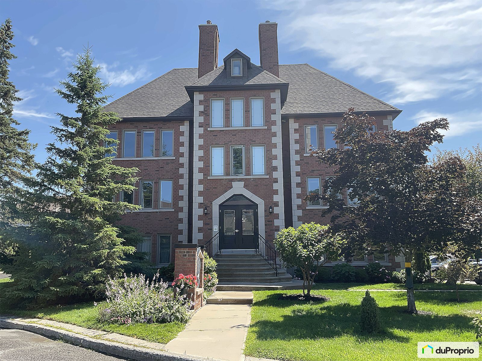 102 50 Rue Des Chateaux Des Bo — photo 1