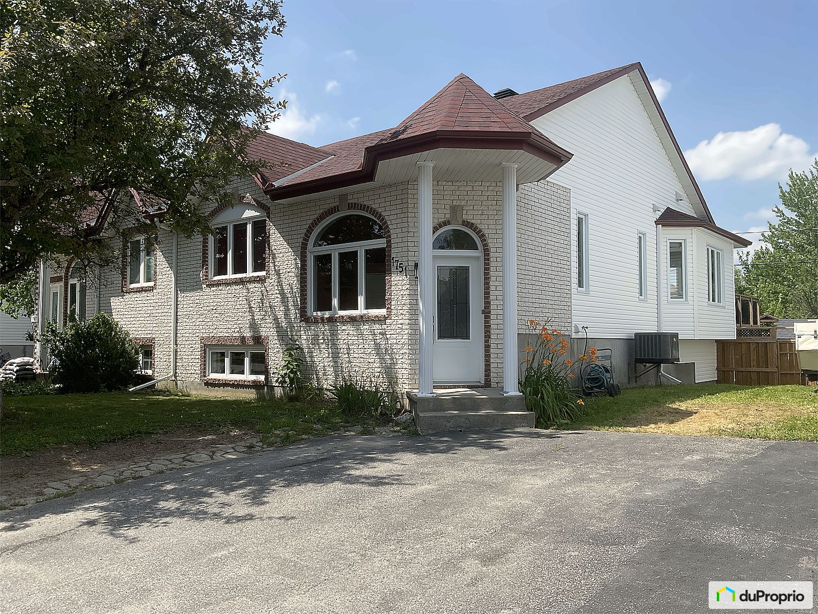 1751 Rue Parisien — photo 1