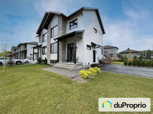 2-77 rue George-Adams, Bromont for sale