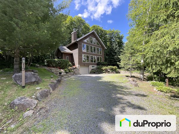 19 chemin de Saint-Moritz, St-Sauveur for sale