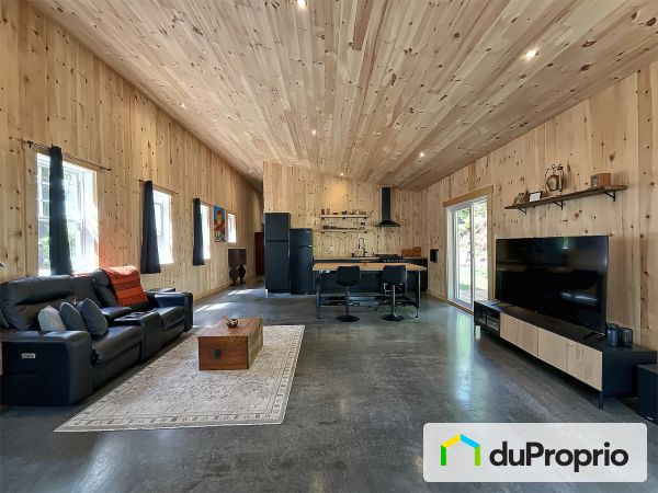 11 rue Picotte, Bolton-Est for sale