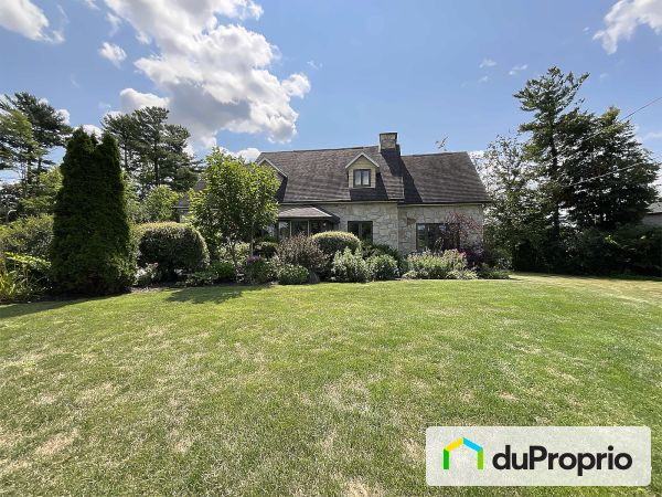 860 rue Guérin, St-Michel for sale