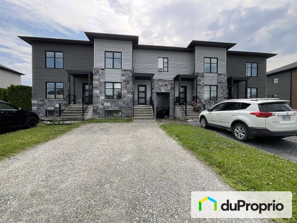 5076, rue Albanie, Sherbrooke (Rock Forest) à vendre