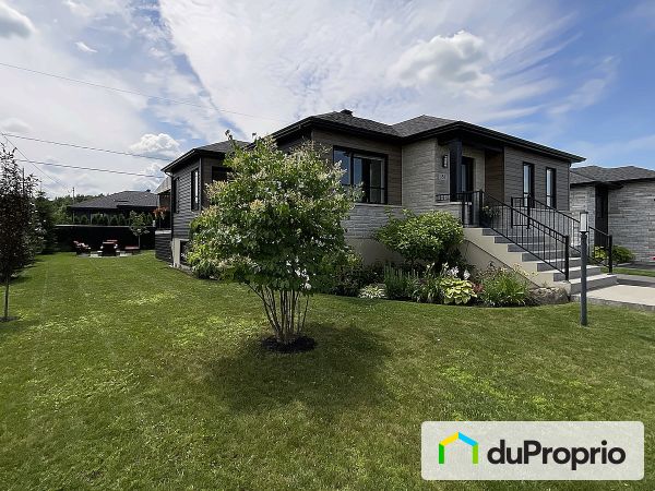 81 rue George-Adams, Bromont for sale