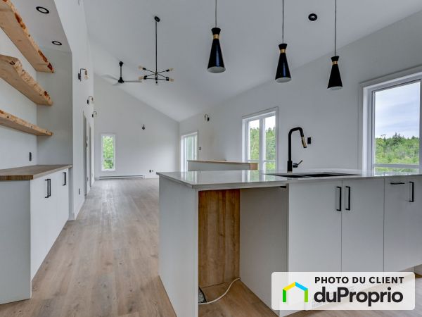 133 rue d&#39;Artagnan, St-Colomban for sale