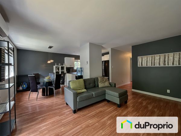 Salon - 4-115, rue Lalande, Longueuil (Vieux-Longueuil) à vendre