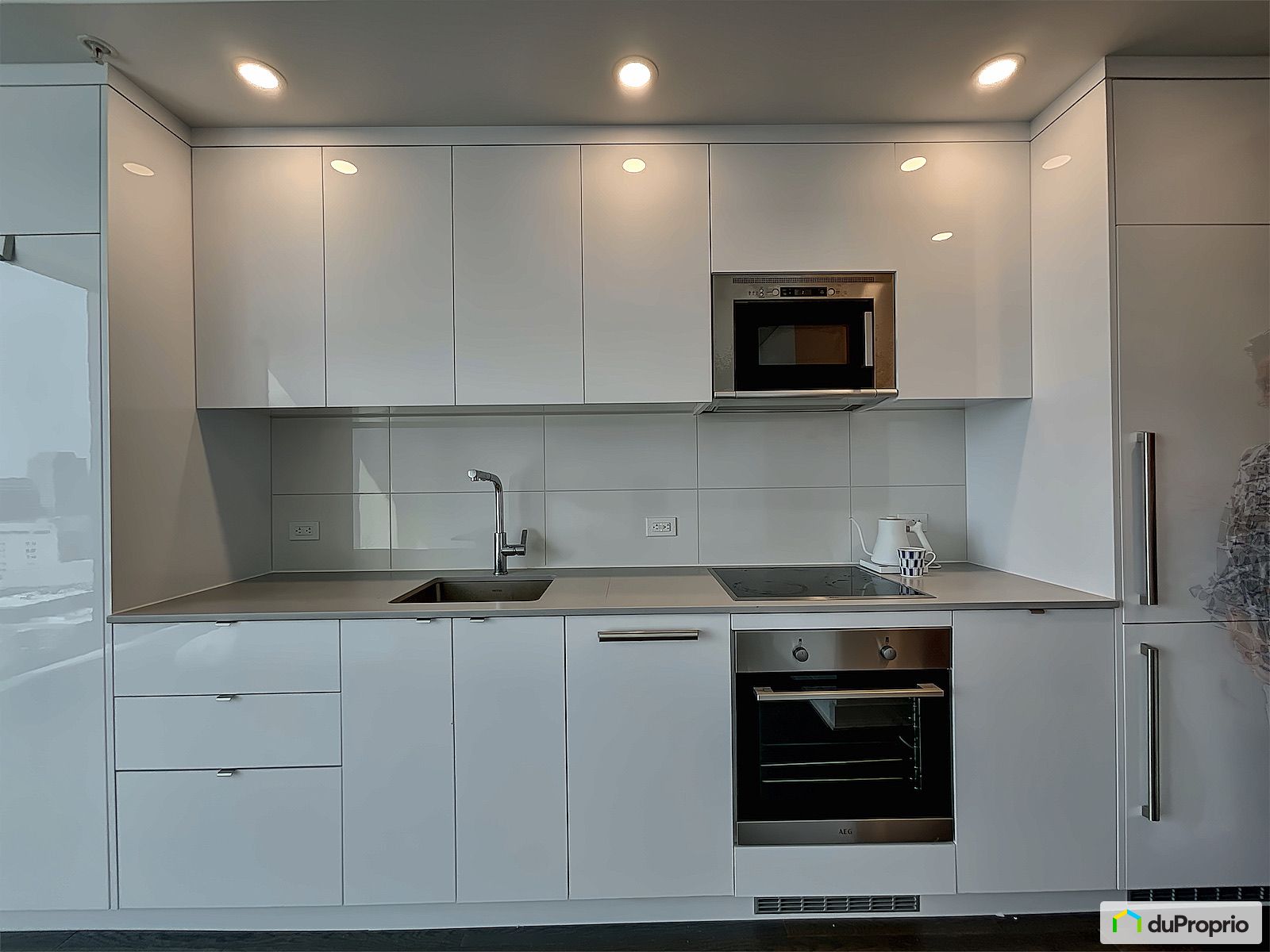 2117 1 Boulevard De Maisonneuv — photo 3