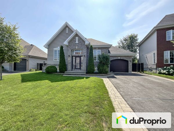 3040 rue du Blizzard, Ste-Marthe-Sur-Le-Lac for sale
