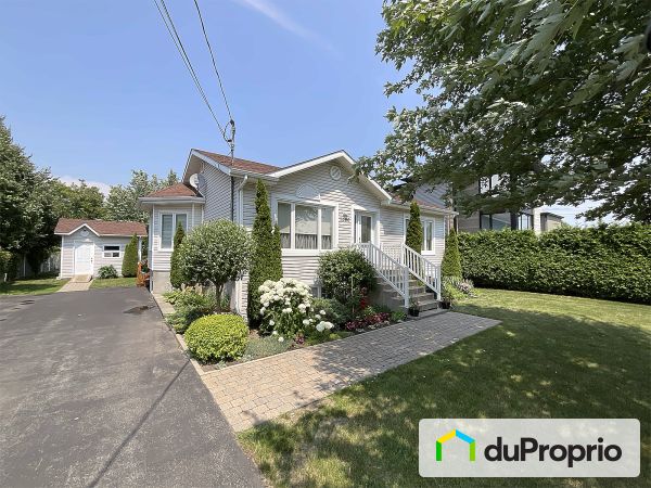 1090 rue Chateauneuf, St-Jean-sur-Richelieu (L&#39;Acadie) à vendre