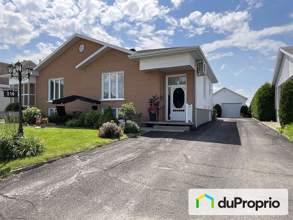 210 rue Hudon, Hébertville for sale