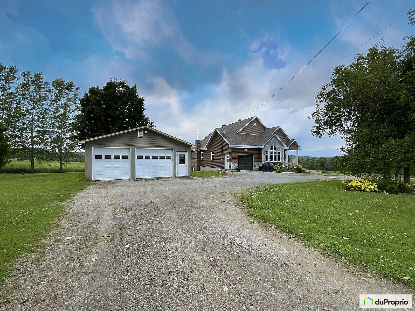 3296 Chemin Magnan — photo 1