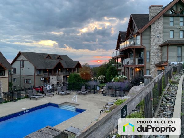201-245, rue de Bagot, Bromont à vendre
