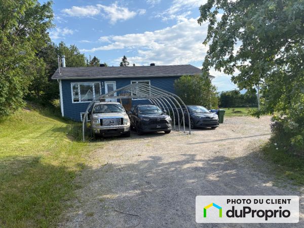 60 rue Principale, Bergeronnes for sale