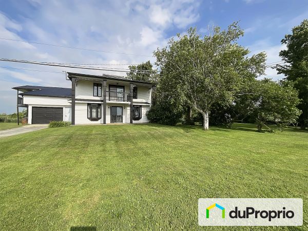 1068 chemin du Village, Coaticook for sale